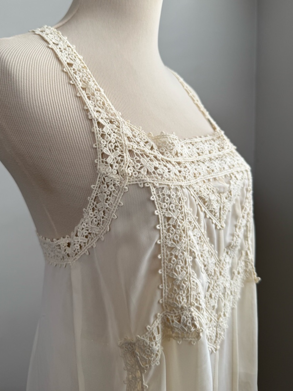 Sam & Max | Lace-Trim Slip Dress Camisole - Cream | size Small